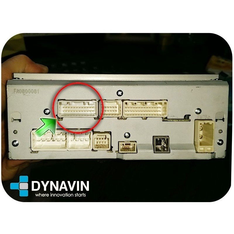 DYNAVIN-TOYOTA - INTERFACE PARA MANTENER LA CAMARA TRASERA ORIGINAL